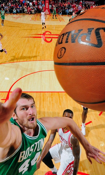 Celtics just keep rolling, Rockets just keep plummeting